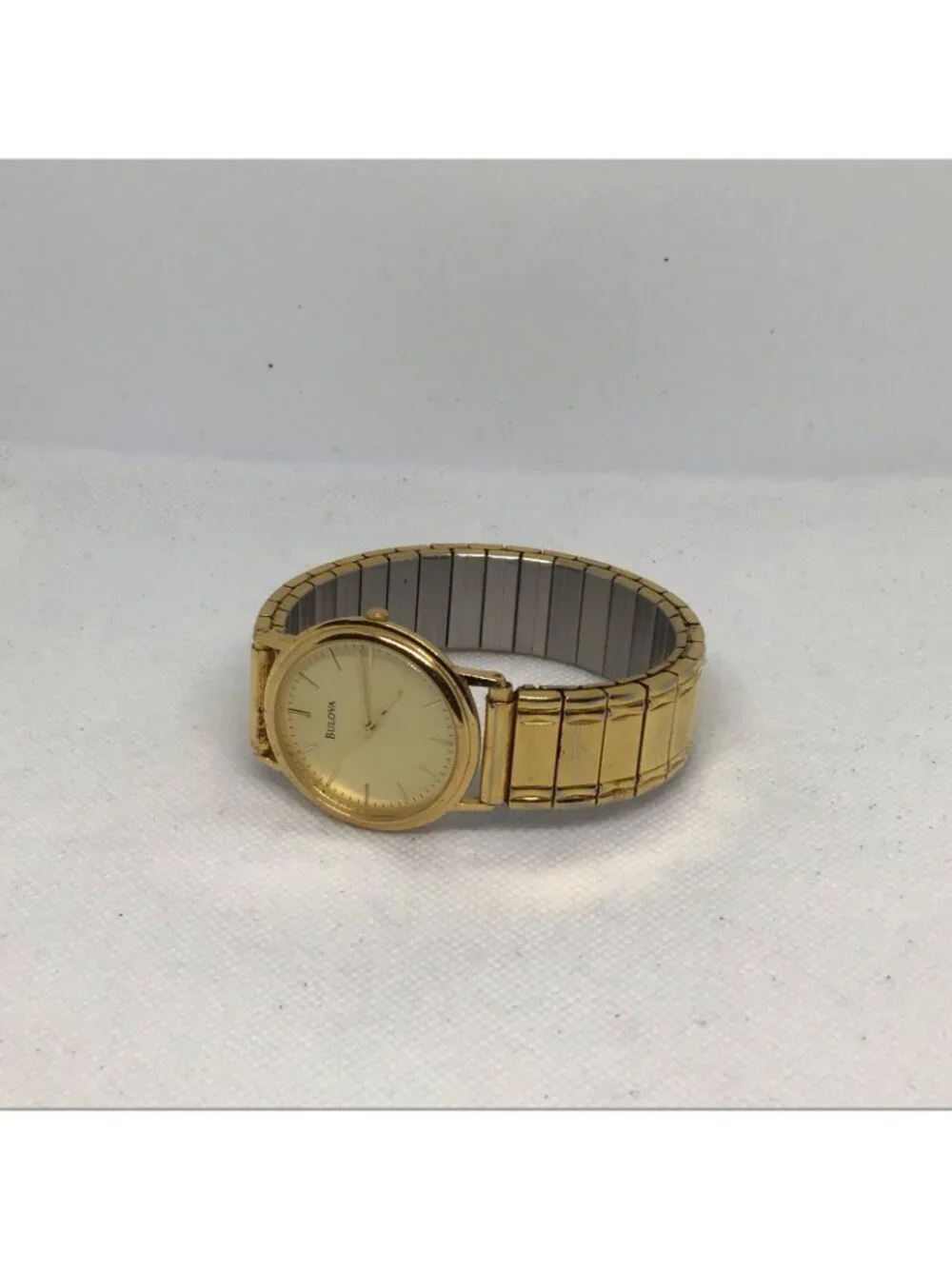 Vintage Bulova Mens Gold Tone Gold Dial Dress Watch Expansion Bracelet Quartz